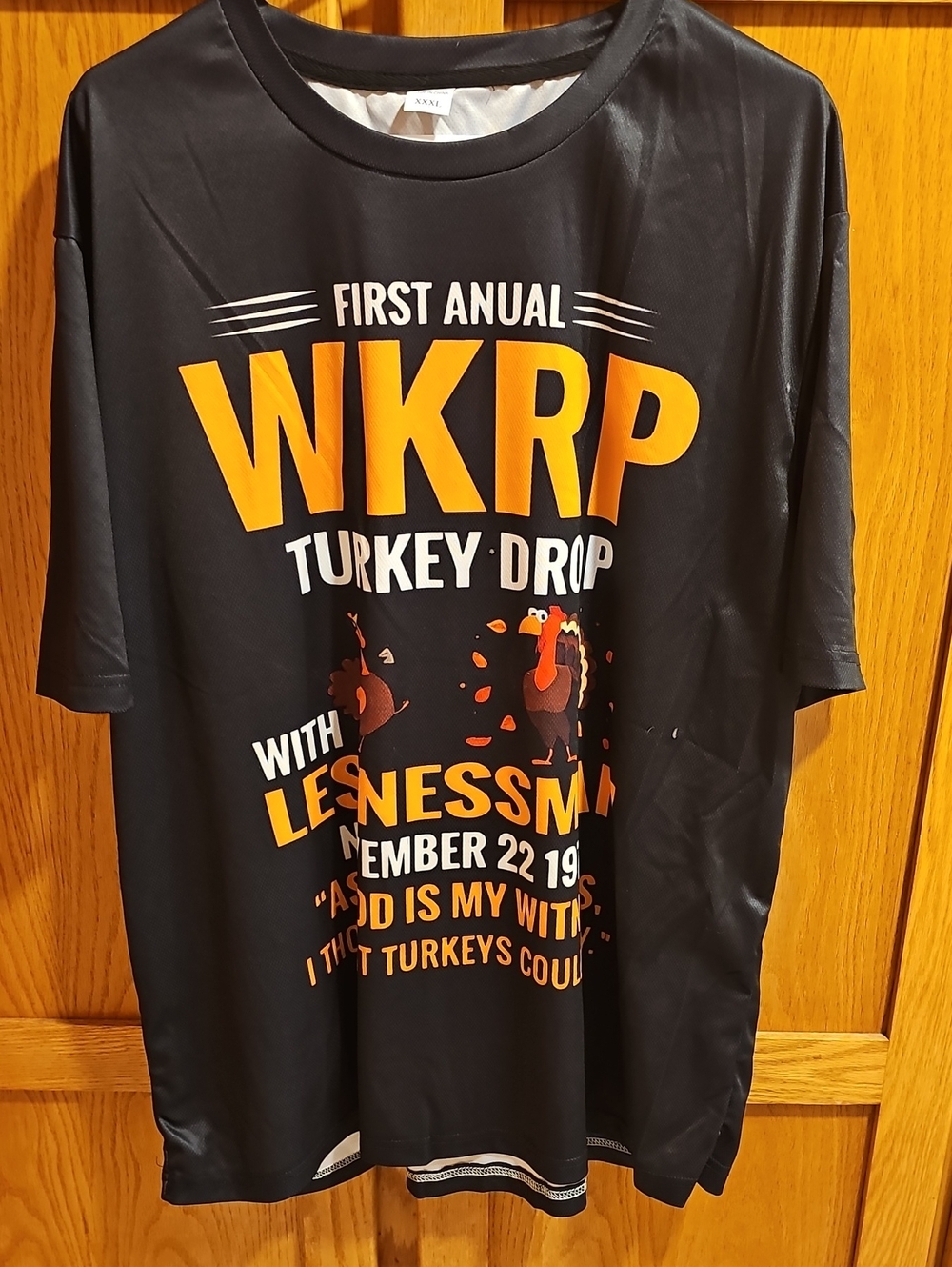 3XL Thanksgiving Funny WKRP Turkey Drop Shirt Brand New